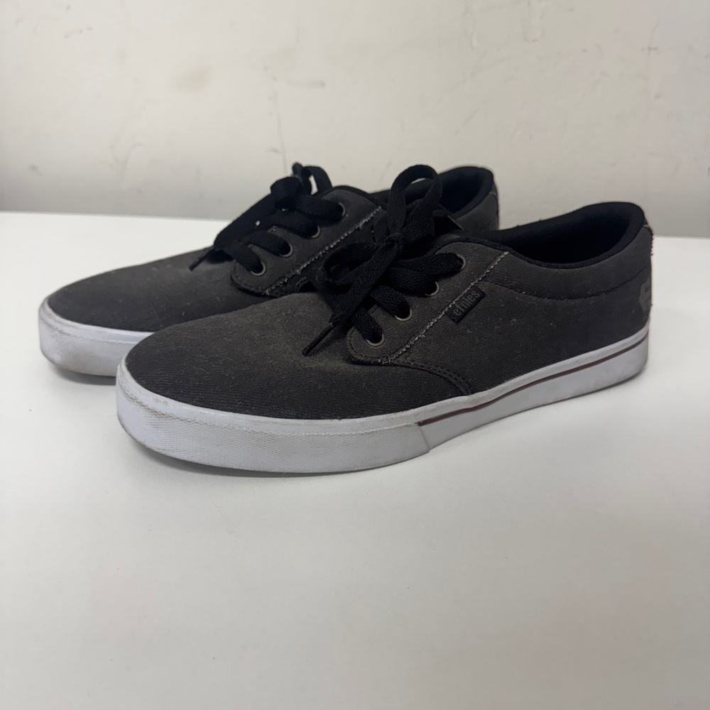 Etnies Jameson 2 Eco Skate Shoes, Black/White/Red Men’s size US 9.5